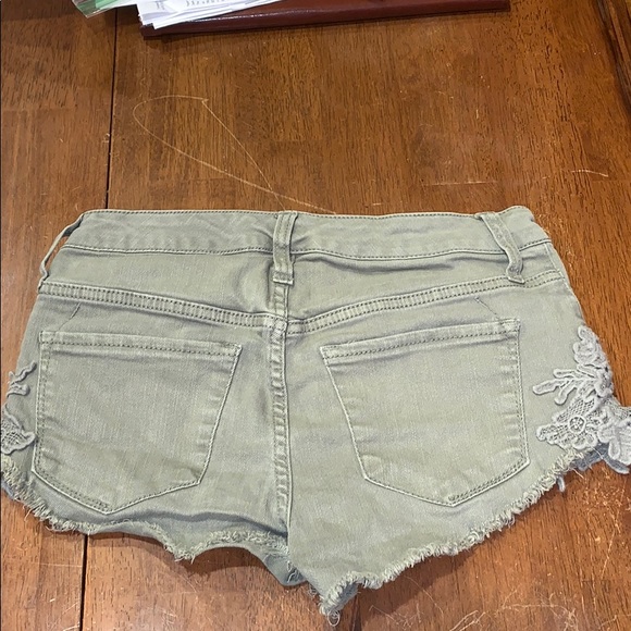 Shorts - Picture 2 of 4